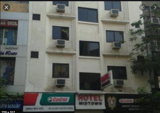 Midtown Hotel Ahmedabad Bagian luar foto